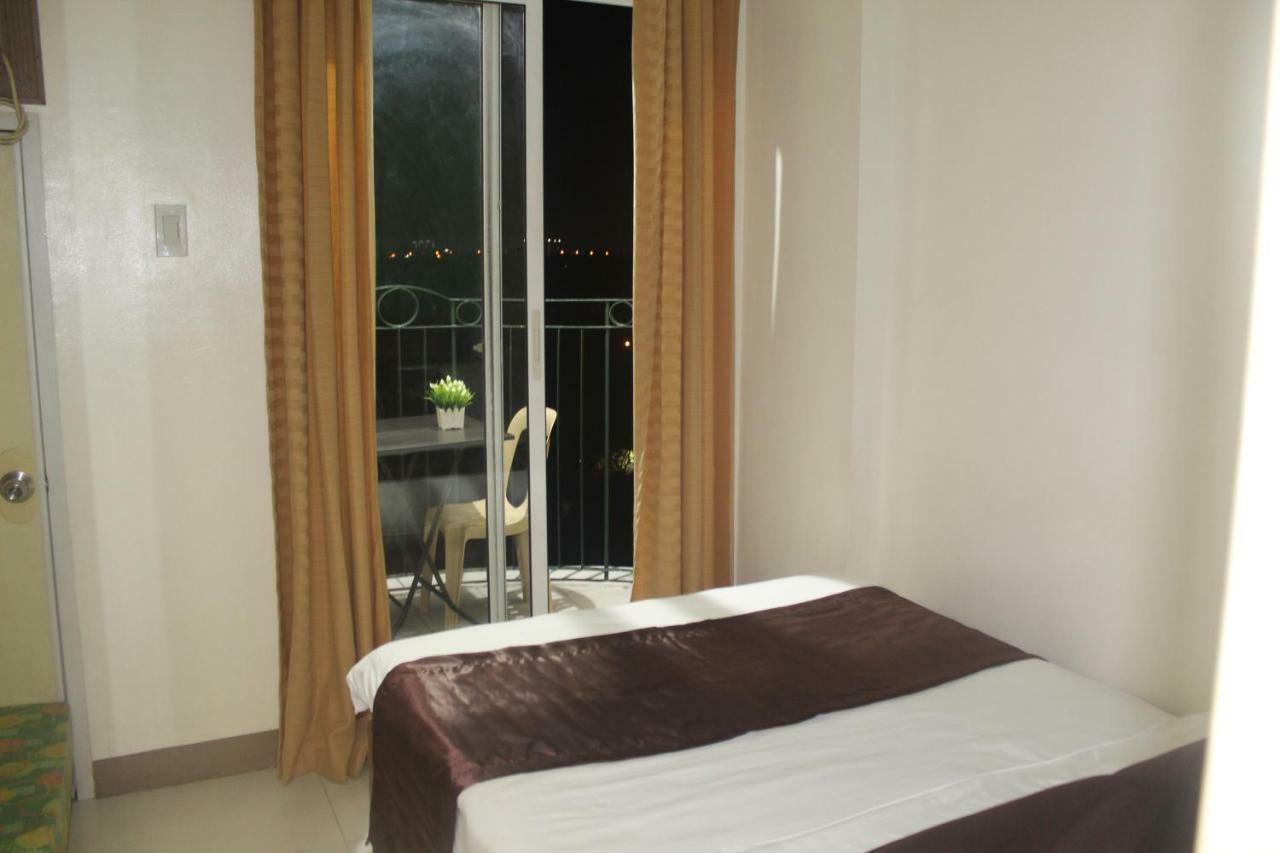 Chateau Elysee A3 Near Airport Wifi Kitchen Paranaque City Exterior foto